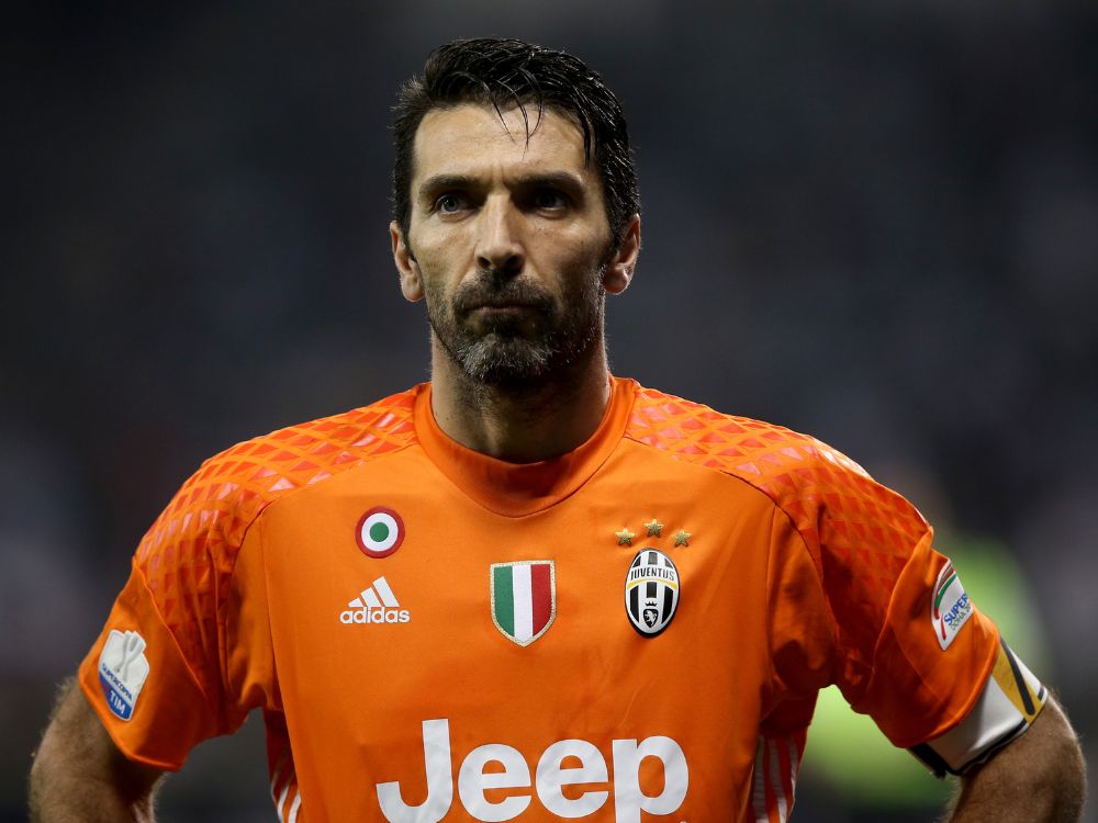 Gianluigi Buffon Kim Jest Wiek Wzrost Waga Partnerka Dzieci Kluby Instagram