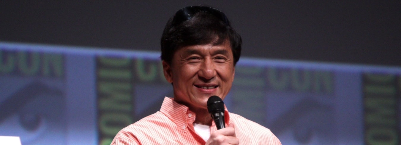 Jackie Chan – żywa legenda kina akcji. Wiek, wzrost, waga, Instagram, kariera, żona, dzieci