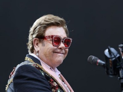 Elton John stracił głos w trakcie koncertu. Ze łzami w oczach przepraszał publiczność