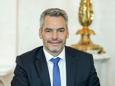 Karl Nehammer - kanclerz Austrii. Wiek, wzrost, waga, Instagram, żona, dzieci